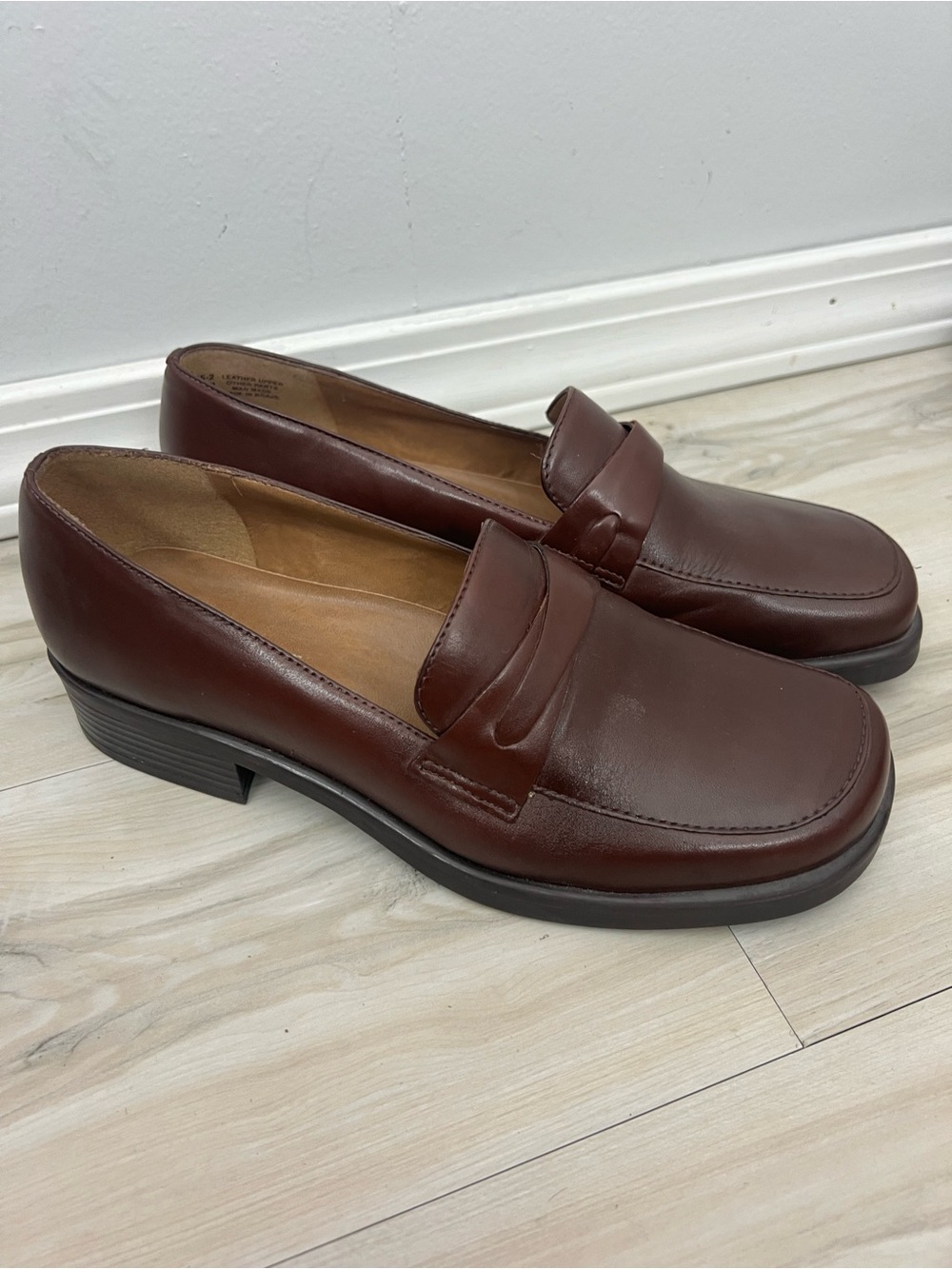 Naturalizer Classic Leather Loafers Wide